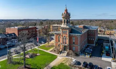 Chardon-square-400x240